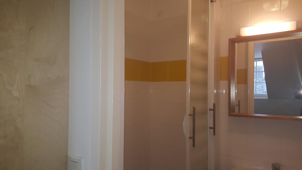 Au Pigeon Blanc Hotel Andouillé Екстериор снимка