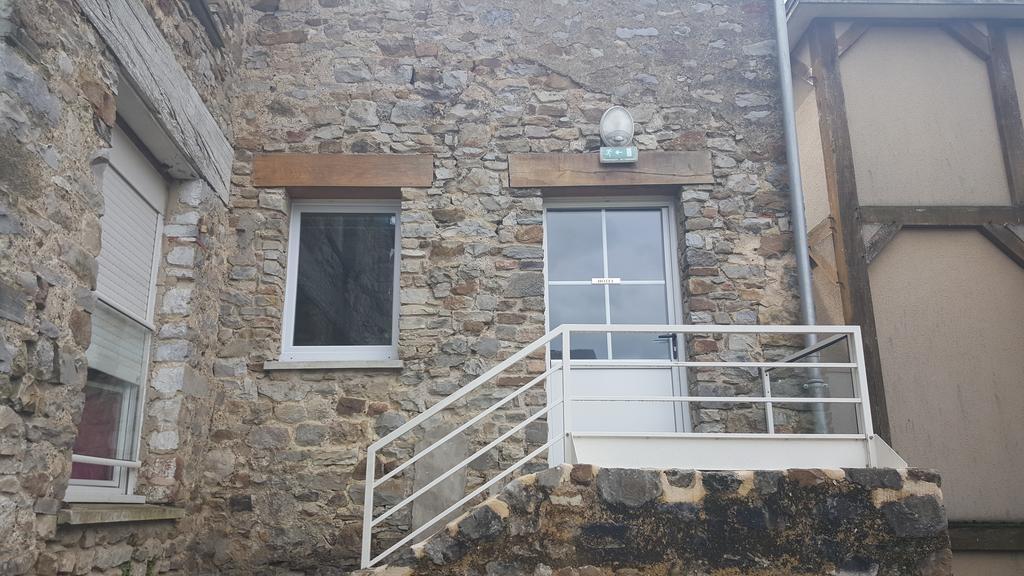 Au Pigeon Blanc Hotel Andouillé Екстериор снимка