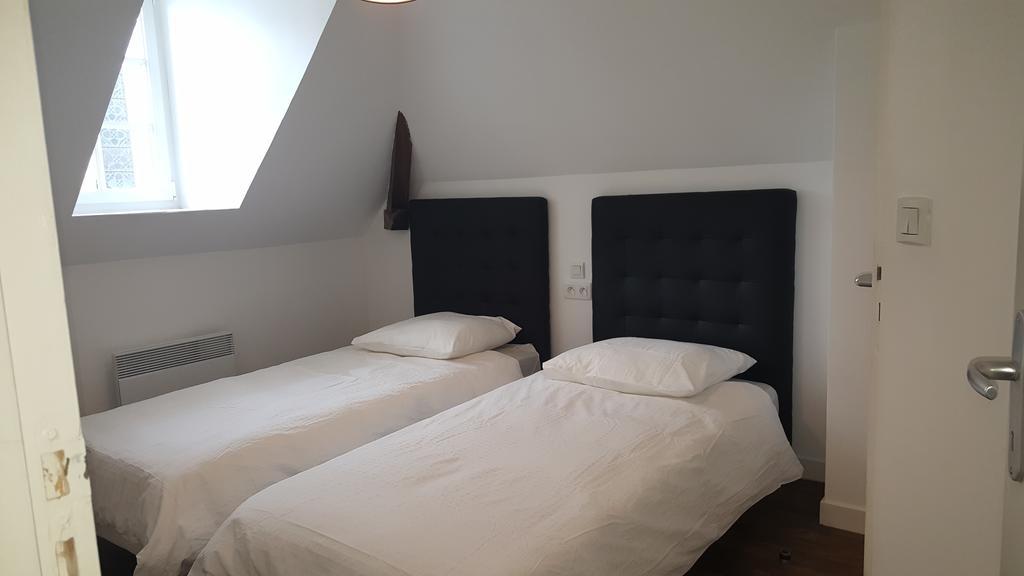 Au Pigeon Blanc Hotel Andouillé Екстериор снимка