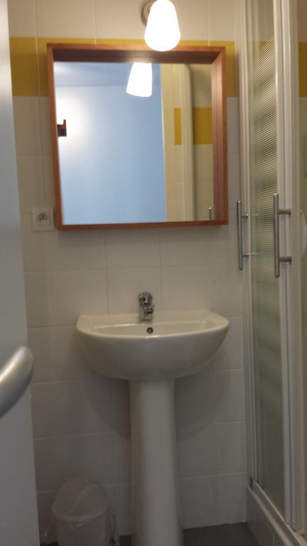 Au Pigeon Blanc Hotel Andouillé Стая снимка
