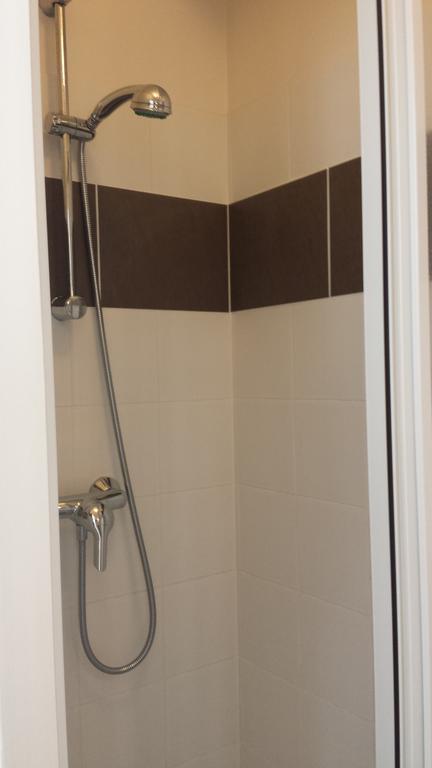 Au Pigeon Blanc Hotel Andouillé Стая снимка