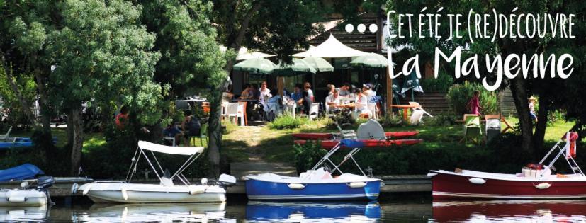 Au Pigeon Blanc Hotel Andouillé Екстериор снимка